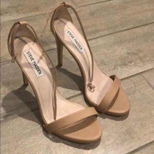 Steve Madden nude sandals